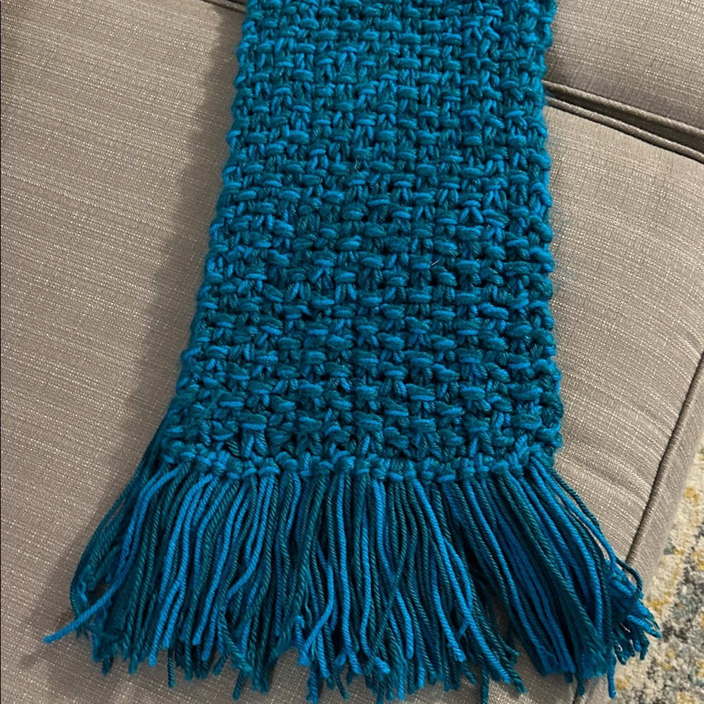 Chunky Teal Knit Scarf